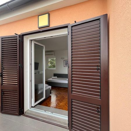 Falcon Mali Losinj Luaran gambar